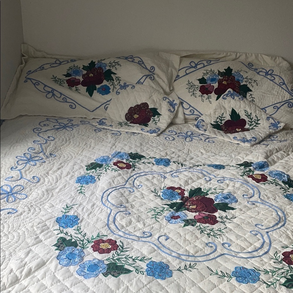 Floral Embroidered Quilt Set